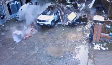 Trabzon’da sürücü çöken duvarın altında kalmaktan saniyelerle kurtuldu