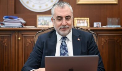 Vedat Işıkhan: İş gücüne katılım oranında tarihi zirveye ulaştık