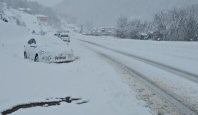 Zonguldak’ta kar yağışı etkisini sürdürüyor