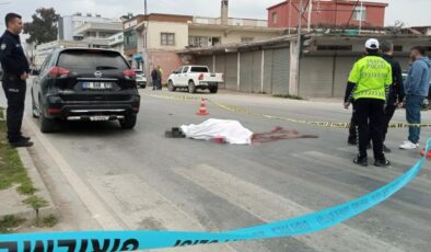 Adana’da ışık ihlali yapan yayaya cip çarptı