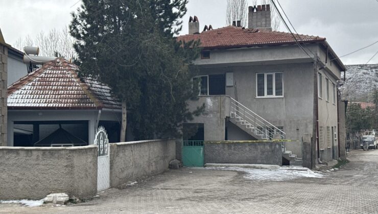 Afyonkarahisar’da babasını bıçaklayarak öldüren şüpheli yakalandı