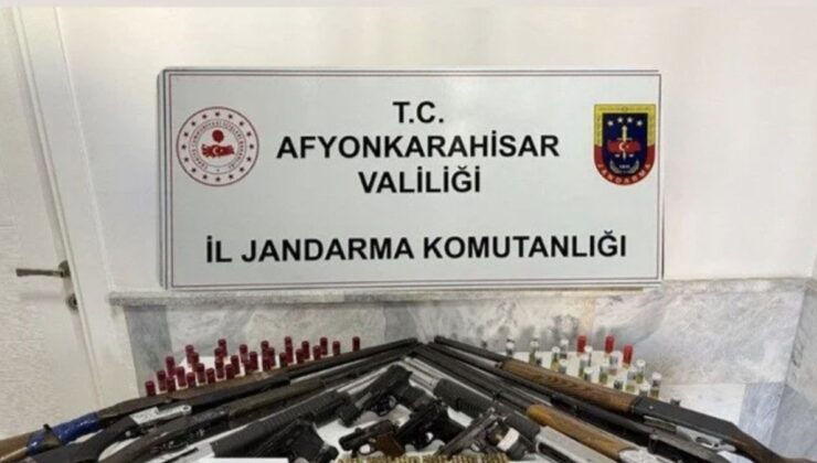 Afyonkarahisar’da jandarmadan ruhsatsız silah operasyonu: 6 gözaltı