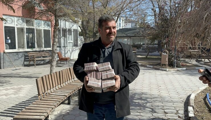 Aksaraylı çiftçi yanlışlıkla hesabına yatırılan 1 milyon 152 bin lirayı sahibine teslim etti