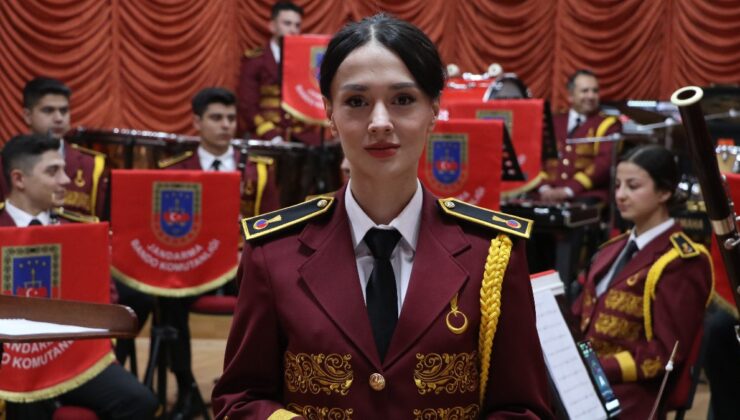 Ankara’da jandarma bandosunun solisti Büşra astsubay: Bu bir tutku