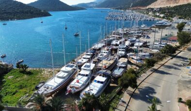 Antalya’da tur tekneleri ve yatlar yeni sezona hazırlanıyor