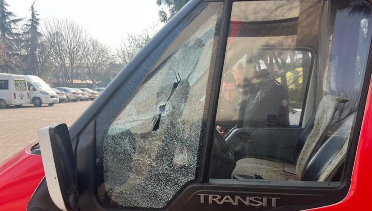 Balıkesir’de CHP teşkilat aracına silahlı saldırı