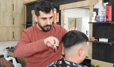 Berberlerden vatandaşlara ‘saç tıraşını son güne bırakmayın’ uyarısı