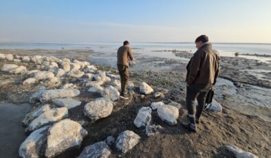 Bitlis Arin Gölü’nü kuraklık vurdu