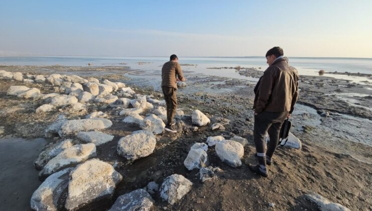 Bitlis Arin Gölü’nü kuraklık vurdu