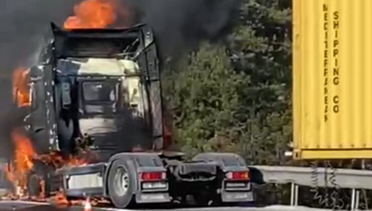 Bolu’da seyir halindeki tır alevlere teslim oldu