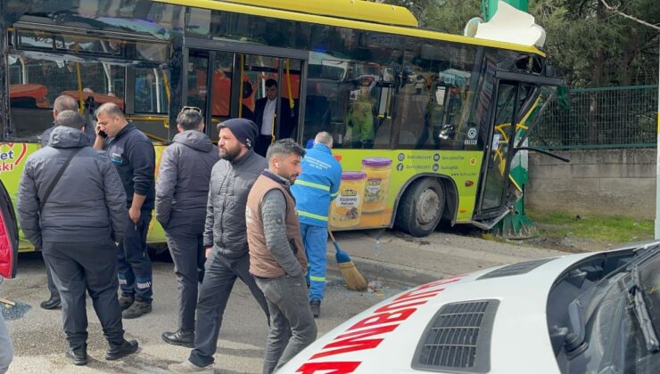 Bursa’da belediye otobüsü kaza yaptı
