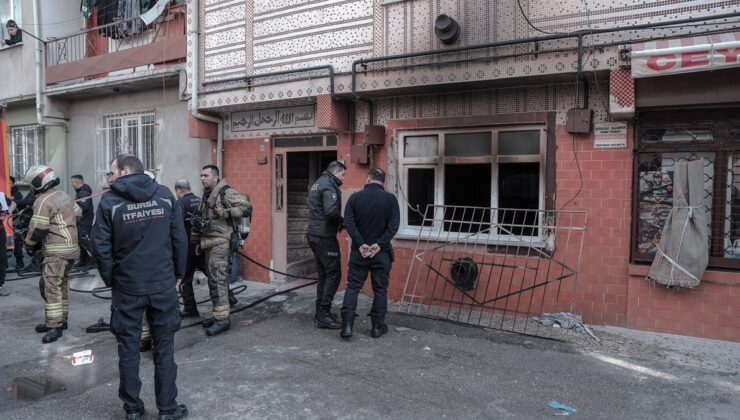 Bursa’da yangın çıkan evde mahsur kalan 4 kişi kurtarıldı