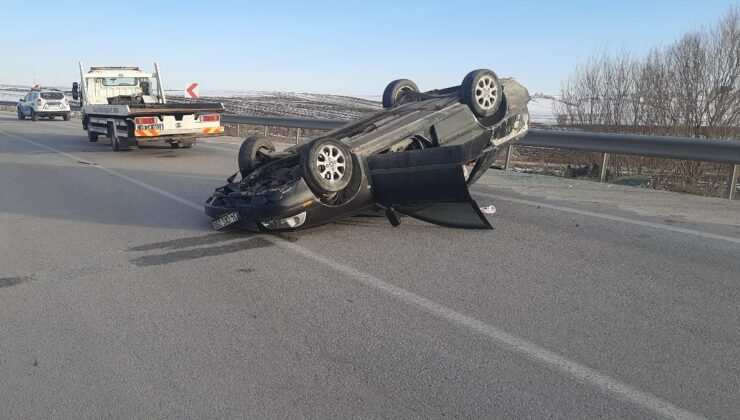 Çorum’da köpeğe çarpmamak için ani manevra yaptı, otomobil takla attı