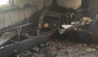 Denizli’de alevlerin arasından kurtarılan ana oğul evsiz kaldı