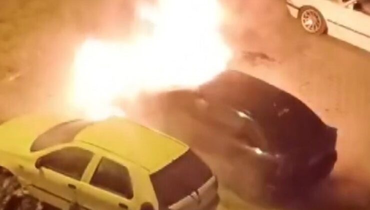 Erzincan’da park halindeki otomobilde yangın