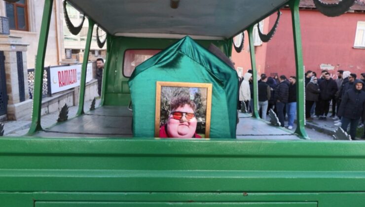 Hayatını kaybeden sosyal medya fenomeni Efecan Kültür’e veda