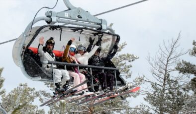 İranlı turistler Nevruz tatili için Sarıkamış Kayak Merkezi’ni seçti