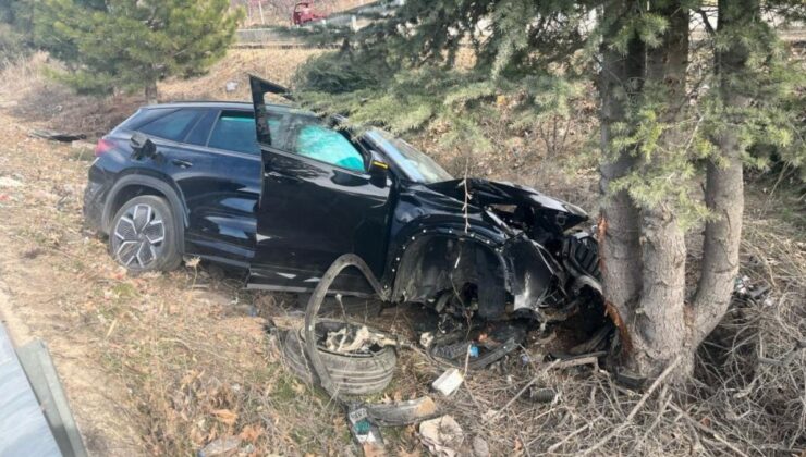 Isparta’da ilçe belediye başkanı ve ailesi kazada yaralandı