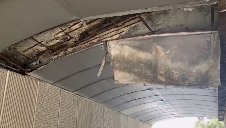 İstanbul’da alt geçidin tavanı parçalandı: Araçlar zarar gördü