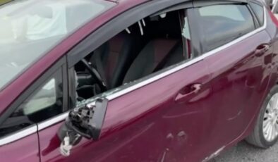 İstanbul’da bir kişi tartıştığı otomobilin sürücüsünü darbetti