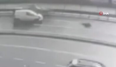 İstanbul’da eşiyle tartıştığı için otomobilinden inen doktora başka bir araç çarptı