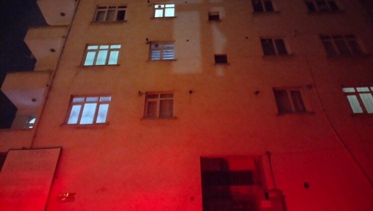 İstanbul’da ev sahipleri ile kiracılar arasında çıkan kavgada bıçaklar çekildi