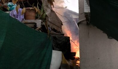 İstanbul’da gecekonduda yangın çıktı: Komşuları ev sahibine tepki gösterdi