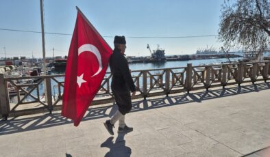 İstanbul’dan Çanakkale’ye yürüyerek giden gazi torunu