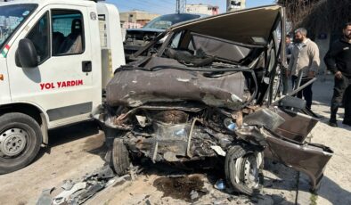 İzmir’de alkollü sürücü kazada hafif yaralandı