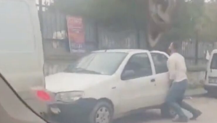 İzmir’de park halindeki araçları eliyle kaldırdı