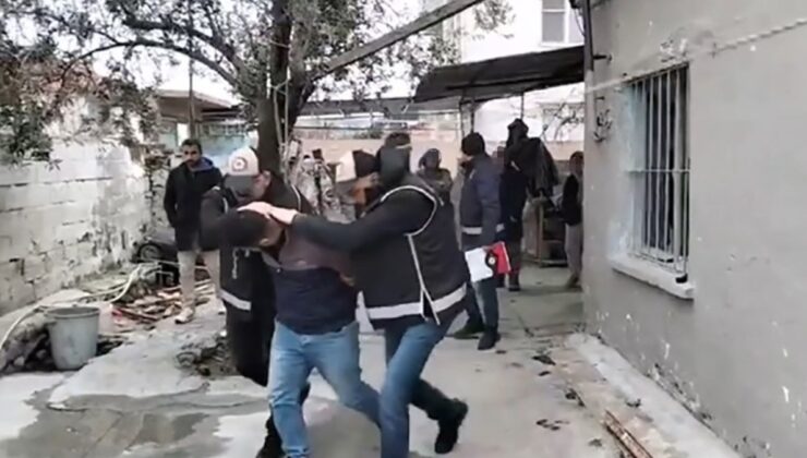İzmir’de silah kaçakçılığı ve uyuşturucu operasyonu: 4 gözaltı