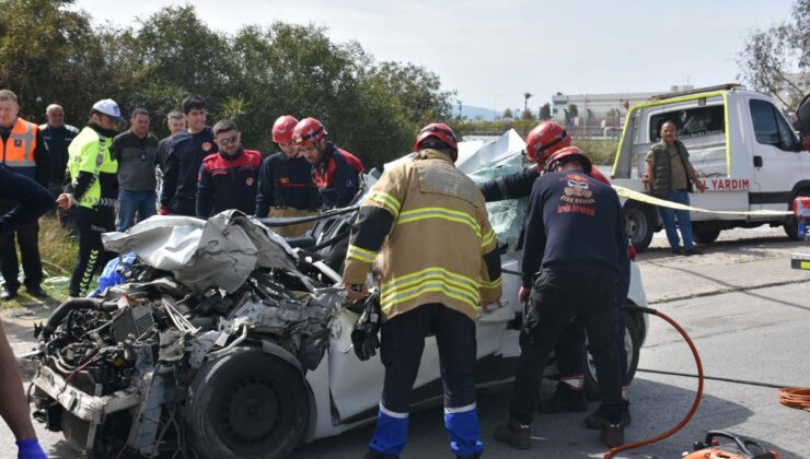 İzmir’de tıra çarpan otomobil sürücüsü hayatını kaybetti