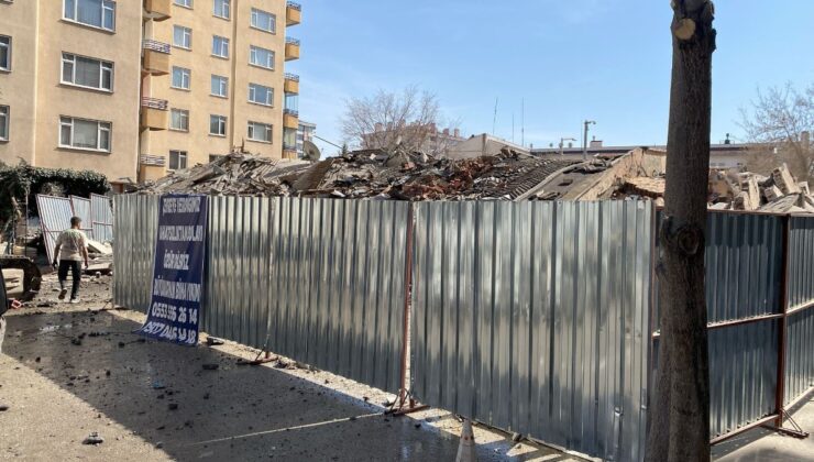 Konya’da yıkım aşamasındaki 6 katlı bina çöktü
