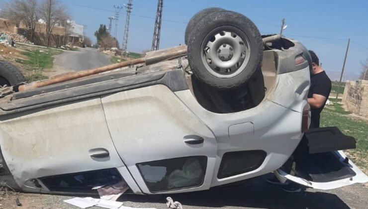 Mardin’de araç takla attı: 2 yaralı