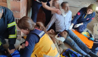 Mardin’de cami inşaatının iskelesi çöktü: 2 ağır yaralı