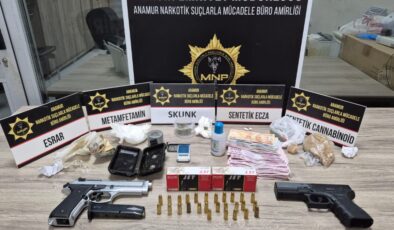 Mersin’de uyuşturucu taciri 2 şüpheli tutuklandı