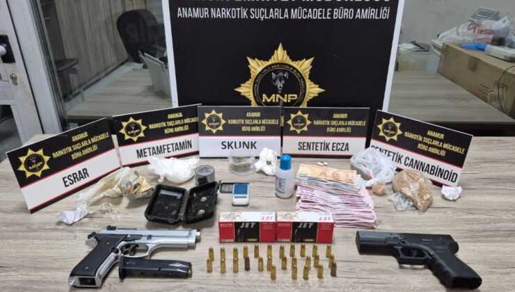 Mersin’de uyuşturucu taciri 2 şüpheli tutuklandı