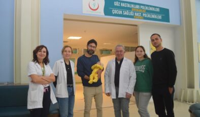 Muğla’da organları dışarıda doğan bebek ameliyat oldu