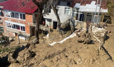 Rize’deki heyelanda tahliye edilen ev sayısı 16’ya çıktı