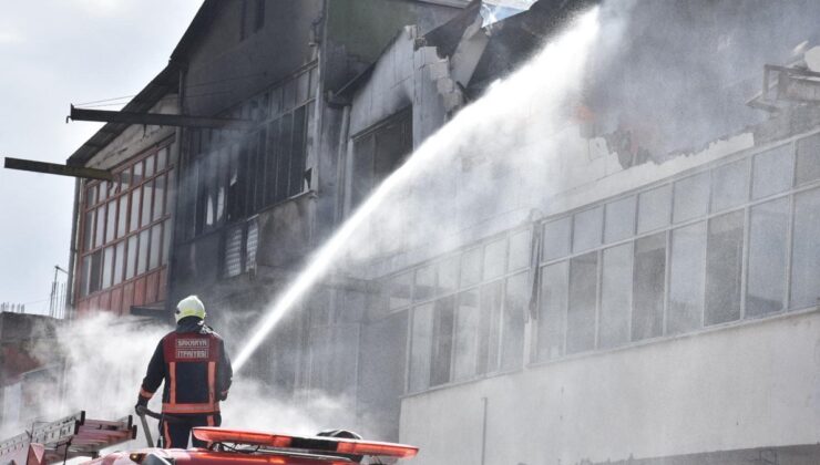 Sakarya’da mobilyacılar çarşısında çıkan yangın kontrol altına alındı