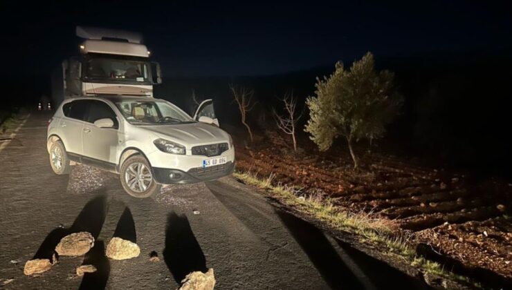 Şanlıurfa’da AK Partili meclis üyesinin aracı çapraz ateşe tutuldu