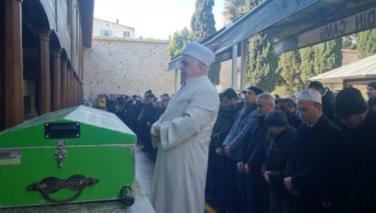 Sinop’ta babasını kaybeden imamın acı görevi