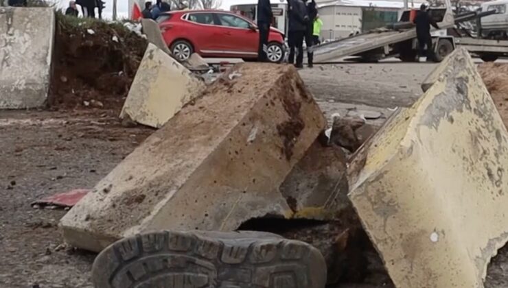 Sivas’ta hafif ticari araç ile otomobil çarpıştı