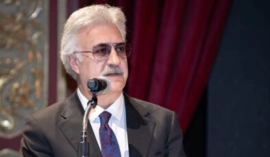 Tamer Karadağlı’nın kızı Zeyno katıldığı piyano yarışmasında ikinci oldu