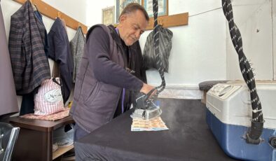 Tokat’ta 47 yıllık terzi aldığı ve verdiği tüm paraları ütülüyor