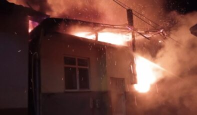 Tokat’ta çıkan yangında 3 ev kullanılamaz hale geldi