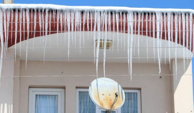 Van eksi 31’i gördü, buz sarkıtları oluştu