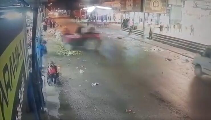 Adana’da ehliyetsiz sürücü traktörle dükkana girdi