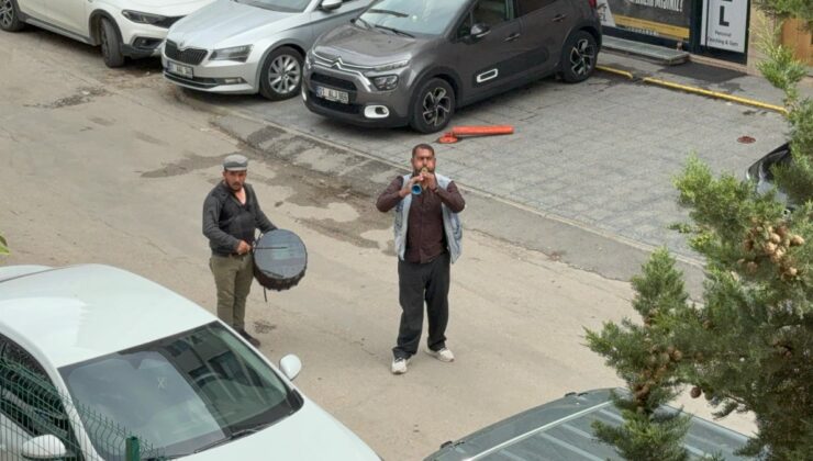 Adana’da karnavalı fırsatı bilen davul ve zurnacılar tepki çekiyor