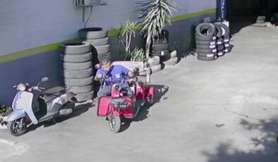 Adana’da kovulduğu lastikçiden elektrikli bisiklet çaldı